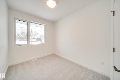 8522 80 Avenue, Edmonton, AB - Indoor Photo Showing Other Room