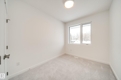 8522 80 Avenue, Edmonton, AB - Indoor Photo Showing Other Room