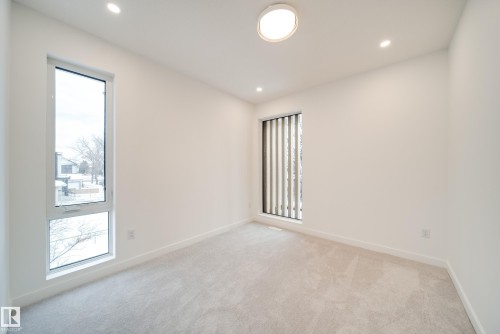 8522 80 Avenue, Edmonton, AB - Indoor Photo Showing Other Room