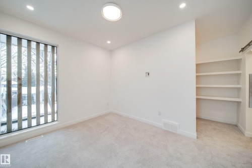 8522 80 Avenue, Edmonton, AB - Indoor Photo Showing Other Room