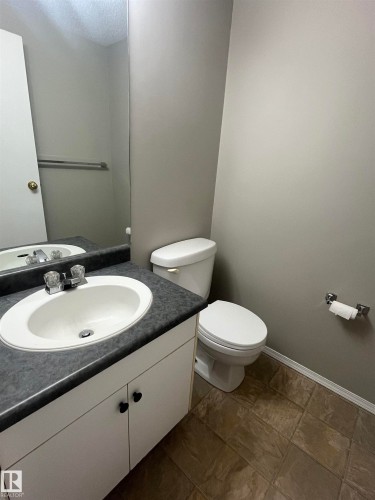 F-17 Imperial Crescent, Devon, AB - Indoor Photo Showing Bathroom