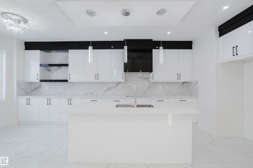 931 19 Avenue, Edmonton, AB - 