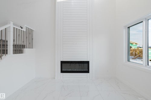 931 19 Avenue, Edmonton, AB - Indoor With Fireplace