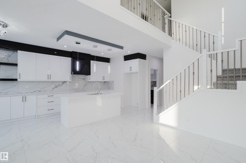 931 19 Avenue, Edmonton, AB - Indoor