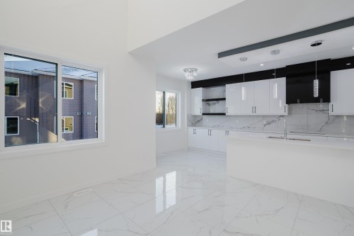 931 19 Avenue, Edmonton, AB - 