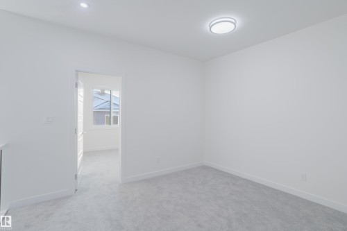931 19 Avenue, Edmonton, AB - Indoor Photo Showing Other Room
