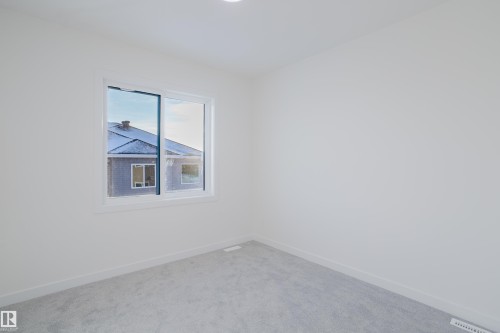 931 19 Avenue, Edmonton, AB - Indoor Photo Showing Other Room