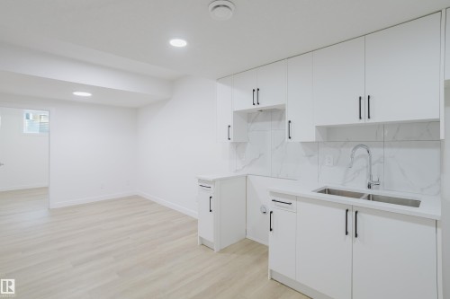 931 19 Avenue, Edmonton, AB - Indoor