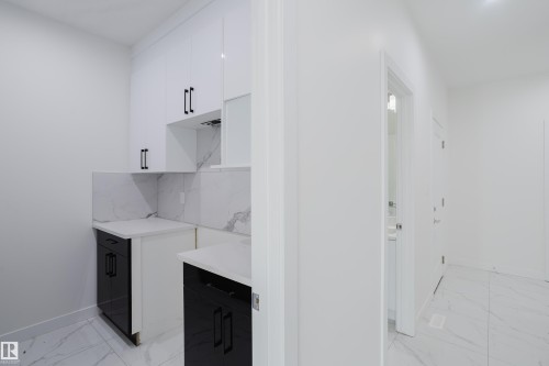 931 19 Avenue, Edmonton, AB - Indoor Photo Showing Laundry Room
