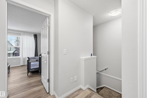 21017 60 Avenue Nw, Edmonton, AB - Indoor Photo Showing Other Room