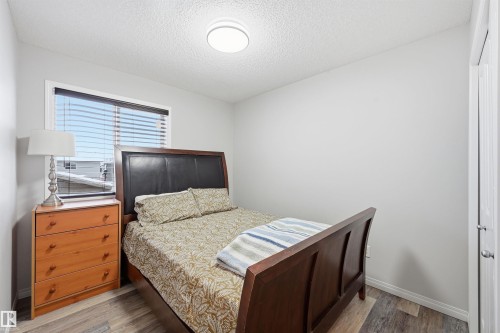 21017 60 Avenue Nw, Edmonton, AB - Indoor Photo Showing Bedroom