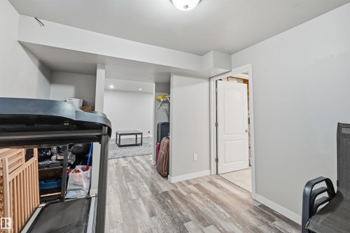 21017 60 Avenue Nw, Edmonton, AB - Indoor