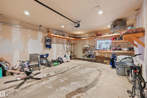 21017 60 Avenue Nw, Edmonton, AB - Indoor Photo Showing Garage