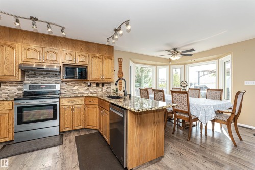 9007 102 Avenue, Morinville, AB - Indoor Photo Showing Kitchen With Stainless Steel Kitchen With Double Sink