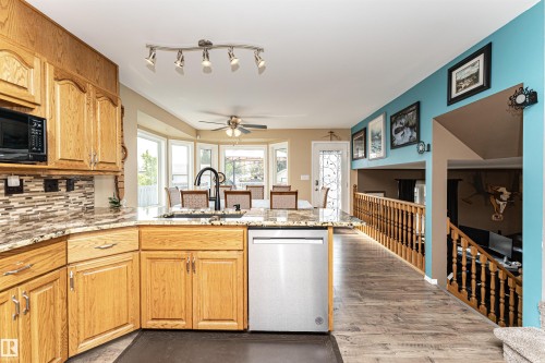 9007 102 Avenue, Morinville, AB - Indoor Photo Showing Kitchen