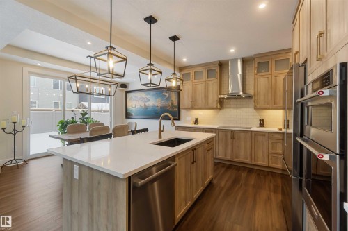 53 Deer Meadow Crescent, Fort Saskatchewan, AB - Indoor Photo Showing Kitchen With Upgraded Kitchen