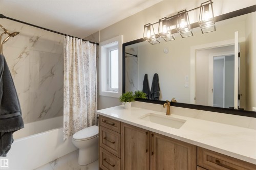 53 Deer Meadow Crescent, Fort Saskatchewan, AB - Indoor Photo Showing Bathroom