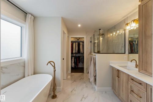 53 Deer Meadow Crescent, Fort Saskatchewan, AB - Indoor Photo Showing Bathroom