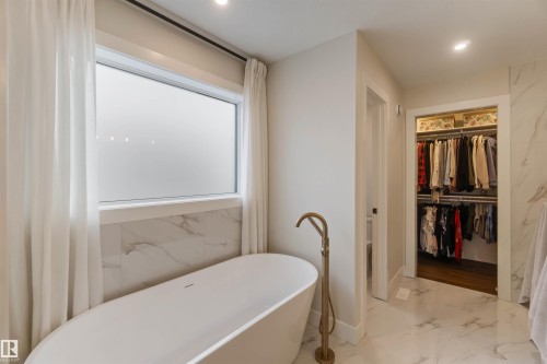 53 Deer Meadow Crescent, Fort Saskatchewan, AB - Indoor Photo Showing Bathroom