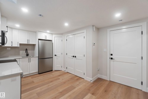 53 Deer Meadow Crescent, Fort Saskatchewan, AB - Indoor Photo Showing Kitchen