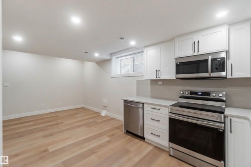 53 Deer Meadow Crescent, Fort Saskatchewan, AB - Indoor Photo Showing Kitchen