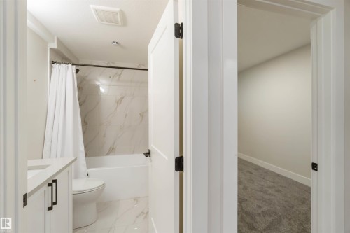 53 Deer Meadow Crescent, Fort Saskatchewan, AB - Indoor Photo Showing Bathroom