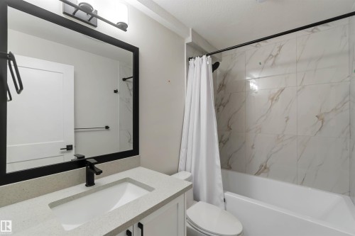 53 Deer Meadow Crescent, Fort Saskatchewan, AB - Indoor Photo Showing Bathroom