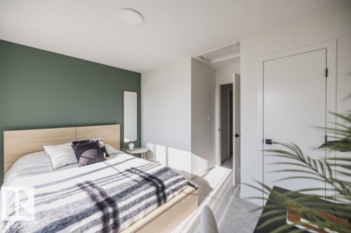7477 Klapstein Crescent, Edmonton, AB - Indoor Photo Showing Bedroom