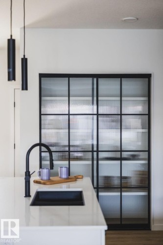 7477 Klapstein Crescent, Edmonton, AB - Indoor