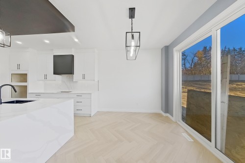 1558 Siskin Link Link, Edmonton, AB - Indoor Photo Showing Kitchen