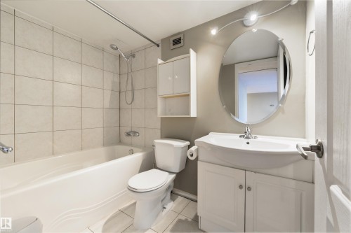 601 13910 Stony Plain Road, Edmonton, AB - Indoor Photo Showing Bathroom