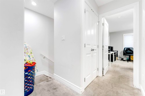 #50 2803 14 Avenue, Edmonton, AB - Indoor Photo Showing Other Room