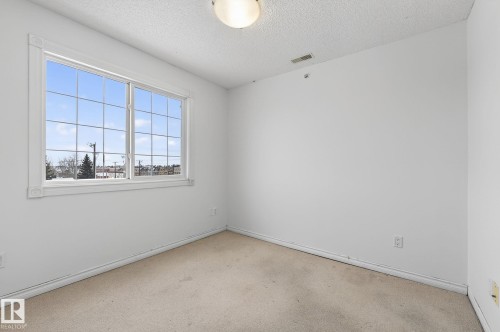 420 12110 106 Avenue, Edmonton, AB - Indoor Photo Showing Other Room