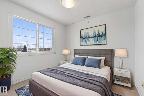420 12110 106 Avenue, Edmonton, AB - Indoor Photo Showing Bedroom