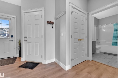 6508 Elston Loop, Edmonton, AB - Indoor