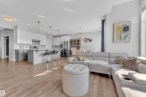 6508 Elston Loop, Edmonton, AB - Indoor Photo Showing Living Room