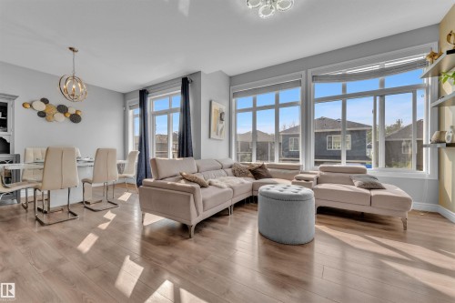 6508 Elston Loop, Edmonton, AB - Indoor Photo Showing Living Room