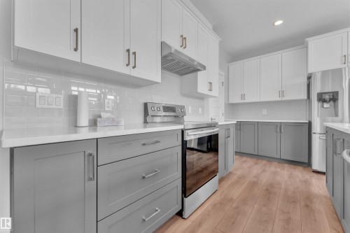 6508 Elston Loop, Edmonton, AB - Indoor Photo Showing Kitchen
