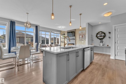 6508 Elston Loop, Edmonton, AB - Indoor Photo Showing Kitchen With Upgraded Kitchen