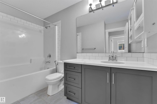 6508 Elston Loop, Edmonton, AB - Indoor Photo Showing Bathroom