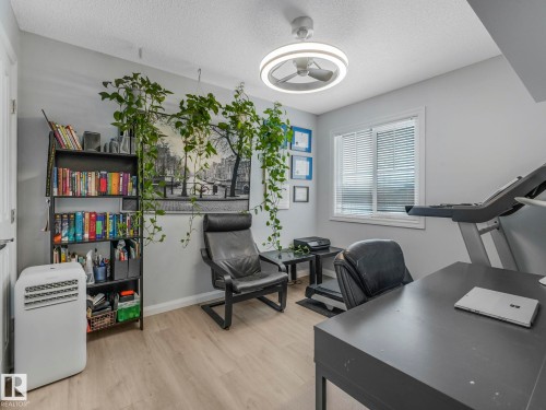 540 59 Street Sw, Edmonton, AB - Indoor Photo Showing Office