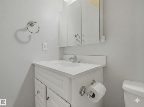 540 59 Street Sw, Edmonton, AB - Indoor Photo Showing Bathroom
