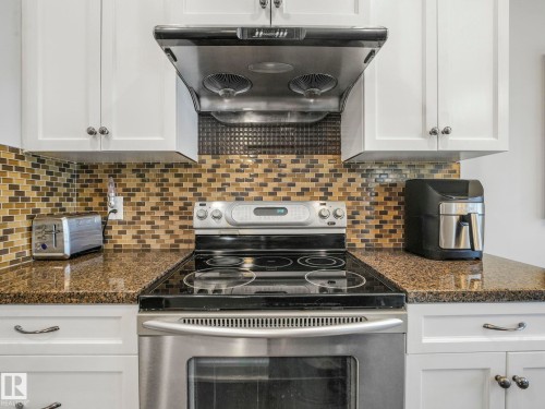 540 59 Street Sw, Edmonton, AB - Indoor Photo Showing Kitchen