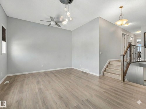 540 59 Street Sw, Edmonton, AB - Indoor Photo Showing Other Room