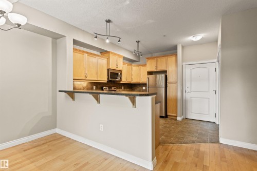 112 12408 15 Avenue, Edmonton, AB - Indoor Photo Showing Kitchen