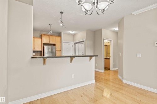 112 12408 15 Avenue, Edmonton, AB - Indoor Photo Showing Kitchen