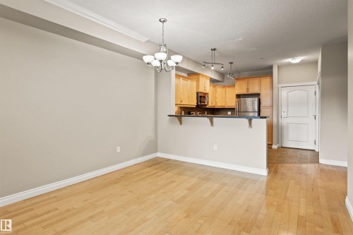 112 12408 15 Avenue, Edmonton, AB - Indoor Photo Showing Kitchen