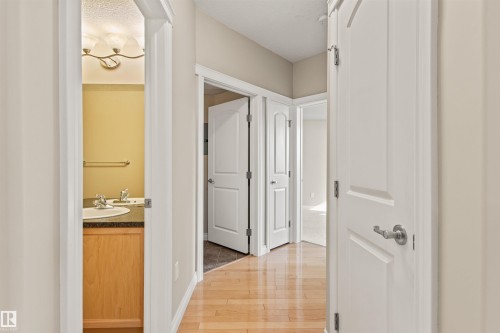 112 12408 15 Avenue, Edmonton, AB - Indoor Photo Showing Other Room