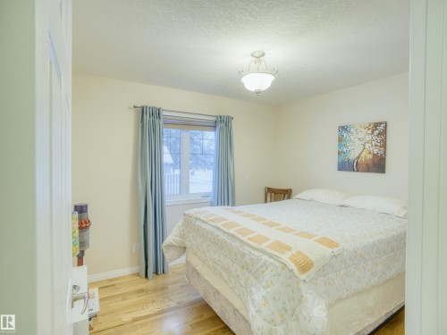 5125 48 Street, Barrhead, AB - Indoor Photo Showing Bedroom