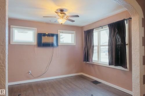 4503 53 Avenue, Barrhead, AB - Indoor Photo Showing Other Room